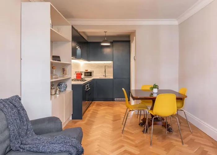 A Regal Abode - Marylebone - By Frankie Says