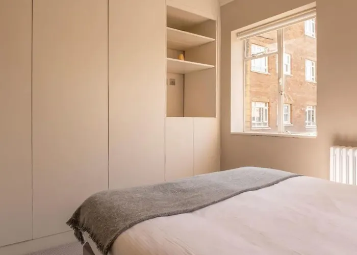 A Regal Abode - Marylebone - By Frankie Says