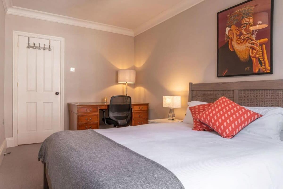 A Regal Abode - Marylebone - By Frankie Says Апартаменты