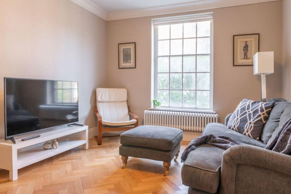 A Regal Abode - Marylebone - By Frankie Says Апартаменты *